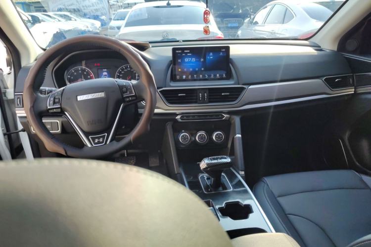 Used Haval H6 2021 Sport Edition 1.5T Automatic Elite Smart Connectivity Model with Hexagonal Grille
