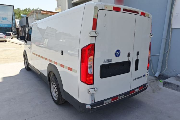 Used Foton Qianduoduo 2024 Box-Type Van Flat Roof 2 Seats CATL 41.86 kWh

