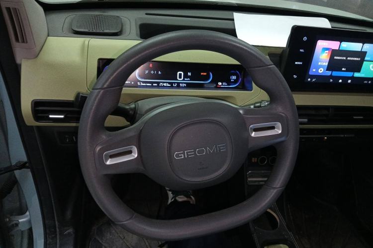 Used Geely Auto Panda 2023 Panda Mini 200km Endurance Bear Steering Wheel