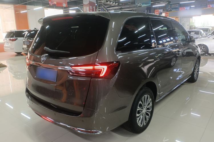 Used Buick GL8 2023 Facelifted Land Cruiser Executive Luxury Version
