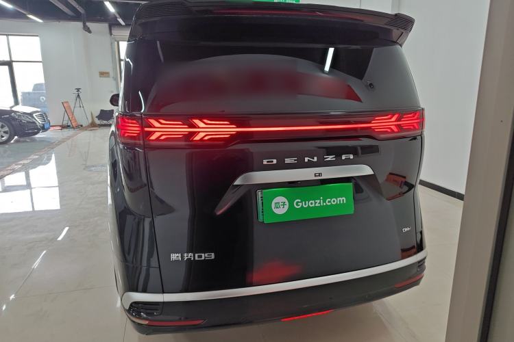 Used Denza D9 2024 DM-i 1050 Luxury Model
