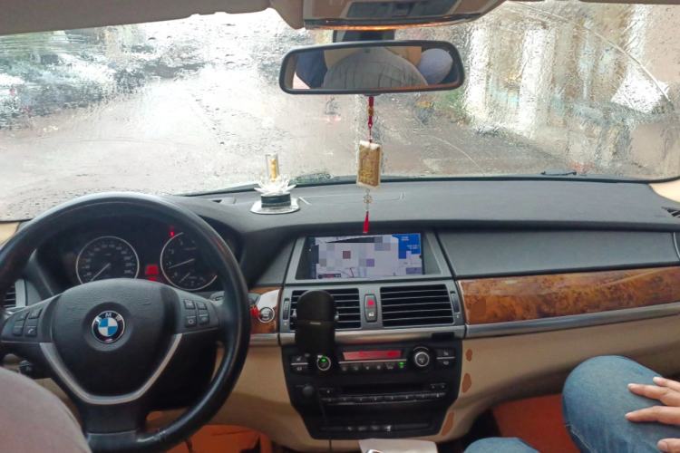 Used BMW X5 2011 xDrive35i Luxury Model Center Console