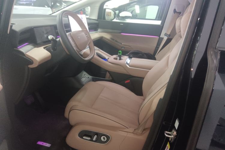 Used XPeng X9 2025 740 Ultra-Long Range Max
