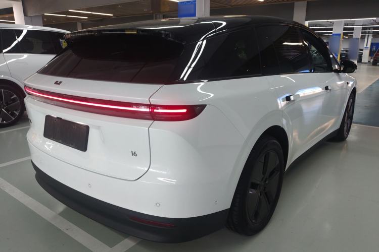 Used Li Auto i6 2025 Model Two-Wheel-Drive Standard Type
