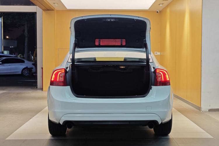 Used Volvo S60 2018 S60L T3 Smart Upgrade Edition
