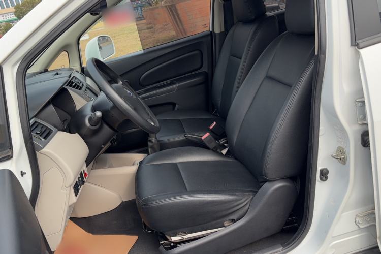 Used Venucia R50 2015 1.6L Manual Fashion Edition