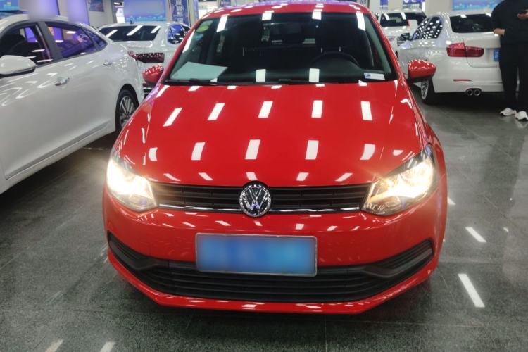 Used Volkswagen Polo 2016 1.4L Manual Fashion Model Front