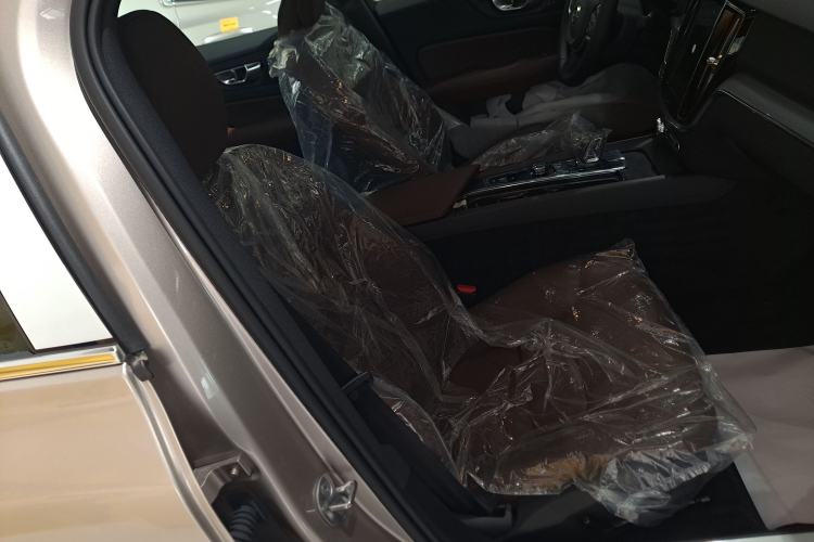 Used Volvo S60 2026 Model B4 Zhiyi Luxury Edition