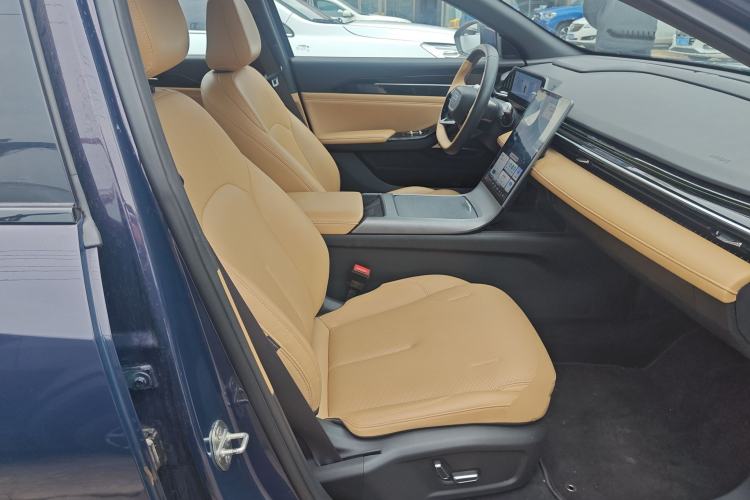 Used Geely Galaxy L6 2023 125km Starship
