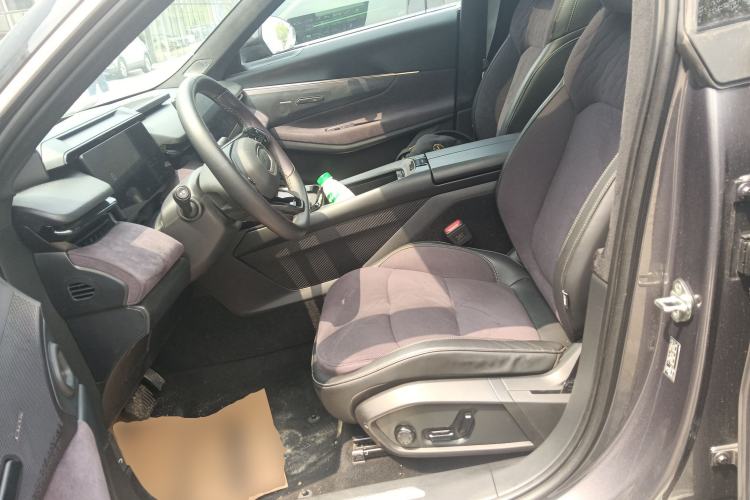 Used Lynk & Co 08 EM-P 2023 220 km Limited-Time Edition Left Front Seat