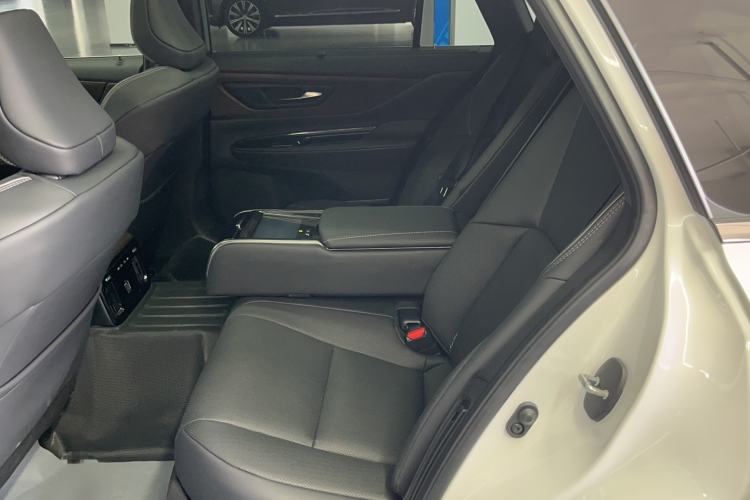 Used Toyota Crown 2024 2.5L Comfort Edition
