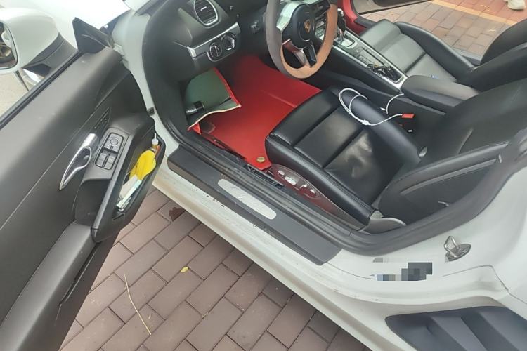 Used Porsche 718 2016 Cayman 2.0T
