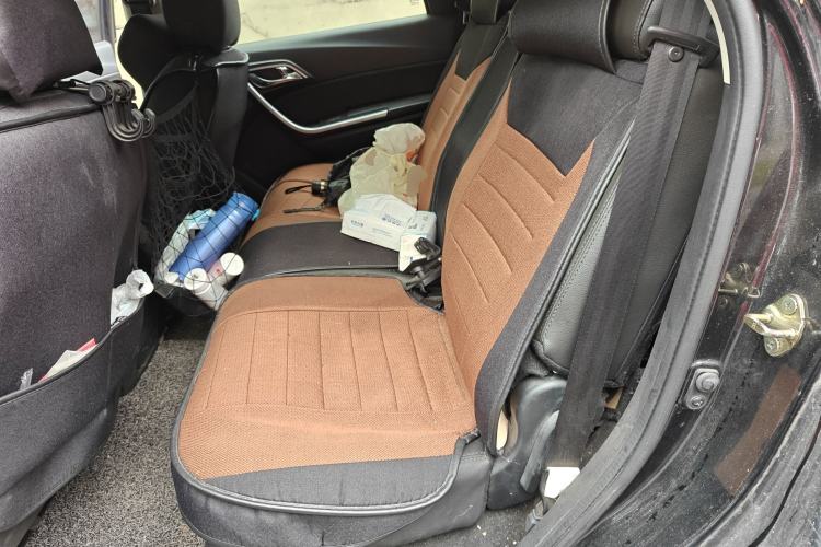 Used JMC Yusheng S350 2013 2.4T Automatic 2WD Diesel Luxury Edition 5 Seats
