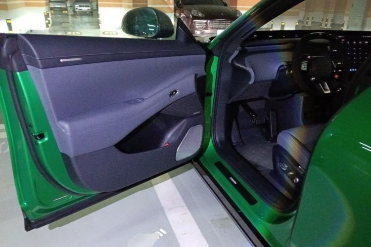 Used Xiaomi Auto YU7 2025 Ultra-Long Range High-Performance All-Wheel-Drive Max Edition
