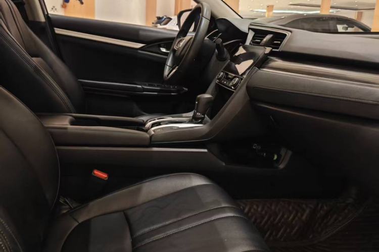 Used Honda Civic 2019 220TURBO CVT Dynamic Edition China VI Interior 1