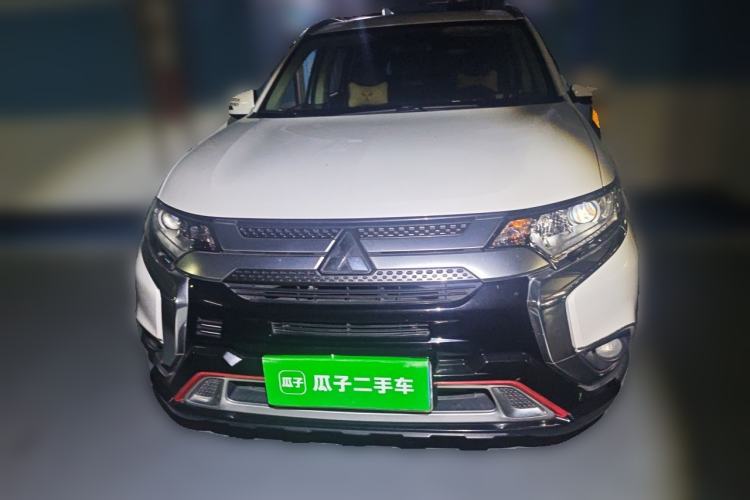 Used Mitsubishi Outlander 2020 2.0L Two-Wheel Drive Enjoyment Version 5 Seats Front