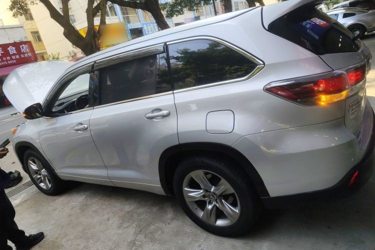 Used Toyota Highlander 2015 2.0T Two-Wheel Drive Luxury Edition 7 Seats