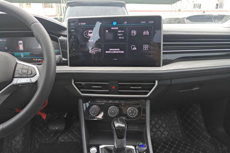 Used Volkswagen Sagitar 2023 300TSI DSG Excellence Edition Audio And AC Panel