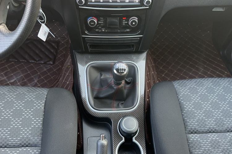 Used Haval H5 Classic 2015 2.0T Manual Two-Wheel Drive Advanced Version
