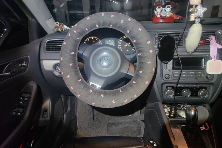 Used Volkswagen Sagitar 2014 1.6L Automatic Comfort Model Steering Wheel