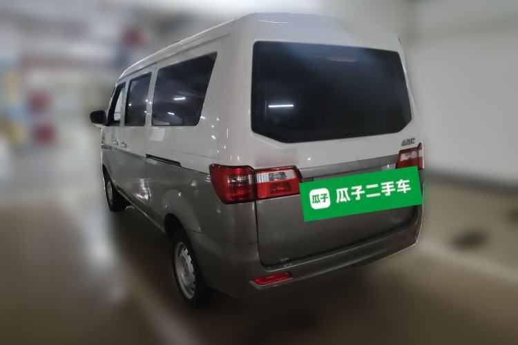 Used Jinbei Hiace X30 2024 1.5L Wealthy-Style Passenger Van 5/6/7 Seater