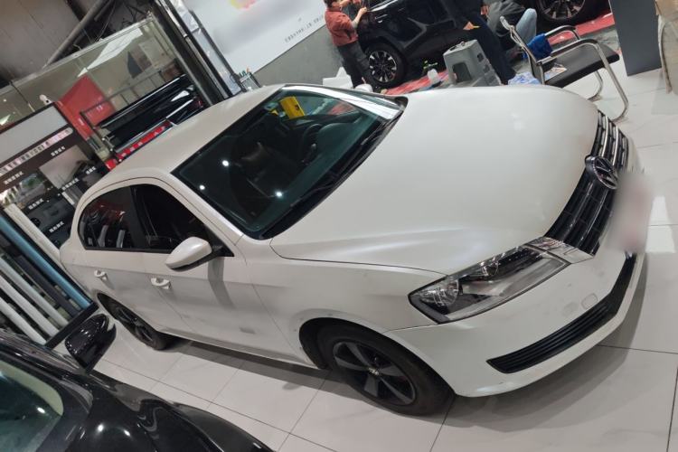 Used Volkswagen Lavida 2013 Revised Classic 1.6L Automatic Fashion Edition
