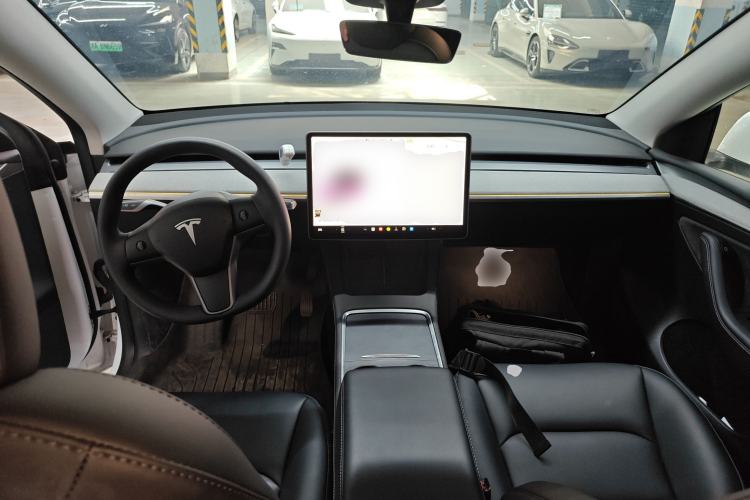Used Tesla Model Y 2024 Rear-Wheel-Drive Version Center Console