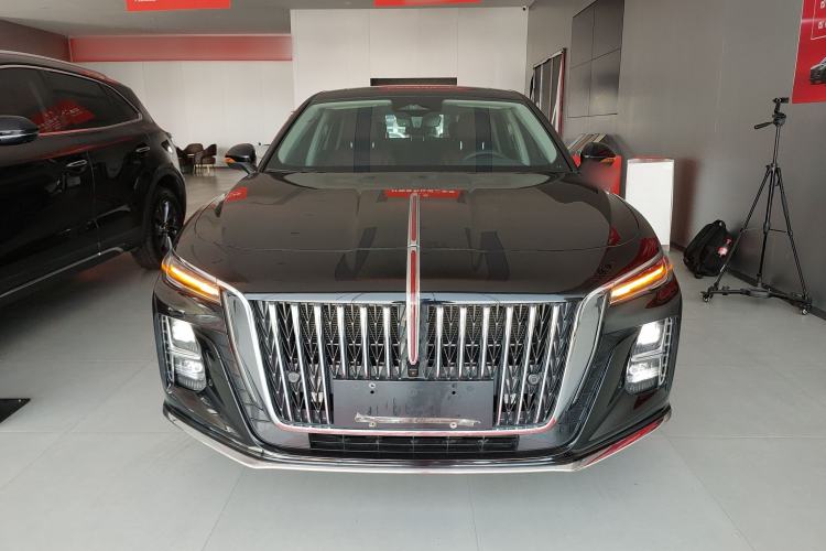 Used Hongqi H5 2025 2.0T Automatic Flag Edition – 500 000 Units Commemorative Version
