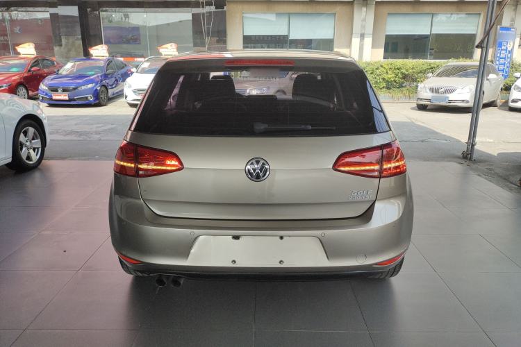 Used Volkswagen Golf 2016 230TSI Automatic Comfort Version
