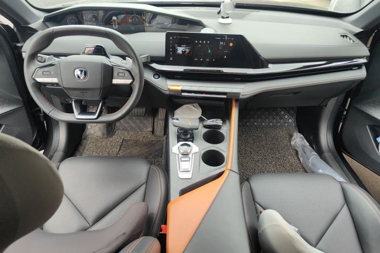 Used CHANGAN UNI-V 2022 1.5T Prestige Version Center Console