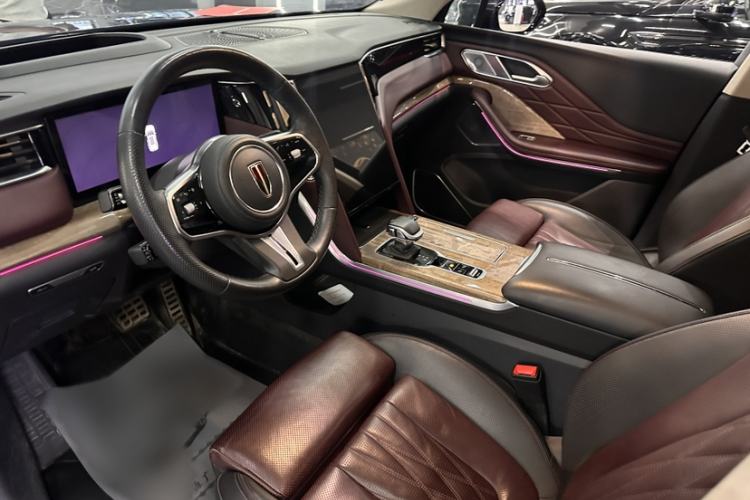 Used Hongqi HS7 2023 2.0T Automatic All-Wheel-Drive Flagship Edition Six Seats Interior 3