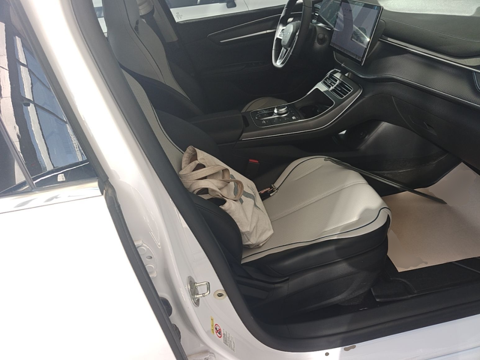 BYD Destroyer 05 2024 HONOR Edition DM-i 55KM Luxury Model — снимка 19
