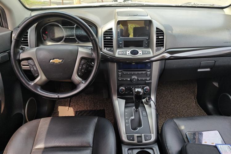 Used Chevrolet Captiva 2015 2.4L 4x4 Flagship Edition 7-Seater