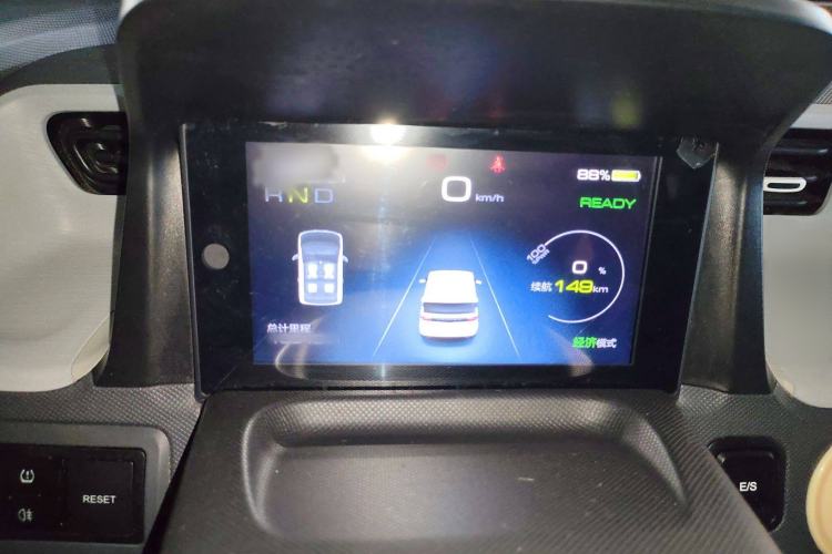 Used Wuling Hongguang MINIEV 2022 Macaron Premium Model – Lithium Iron Phosphate