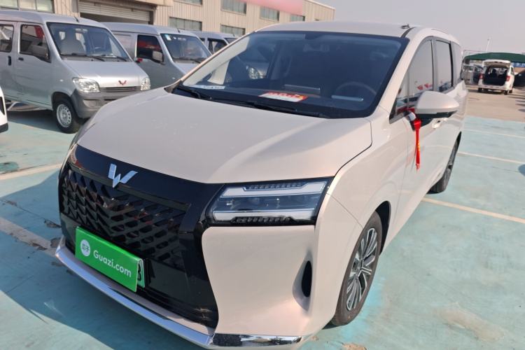 Used Wuling Starlight 730 2025 Model Plug-in Hybrid 125km Luxury Edition