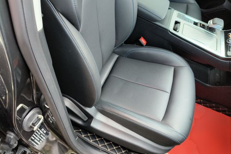 Used Roewe RX5 2023 PLUS 330TGI Automatic Trendsetting Smart Edition
