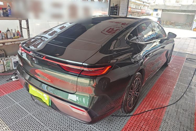 Used Geely Galaxy 8 2025 130km EM-i Deluxe Edition Rear Right 45 Deg