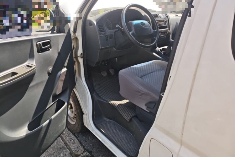 Used Jinbei Express 2017 2.0L Standard Version V19 Driver Seat