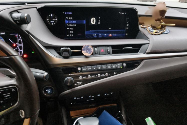 Used Lexus ES 2018 300h Executive Version China V Standard
