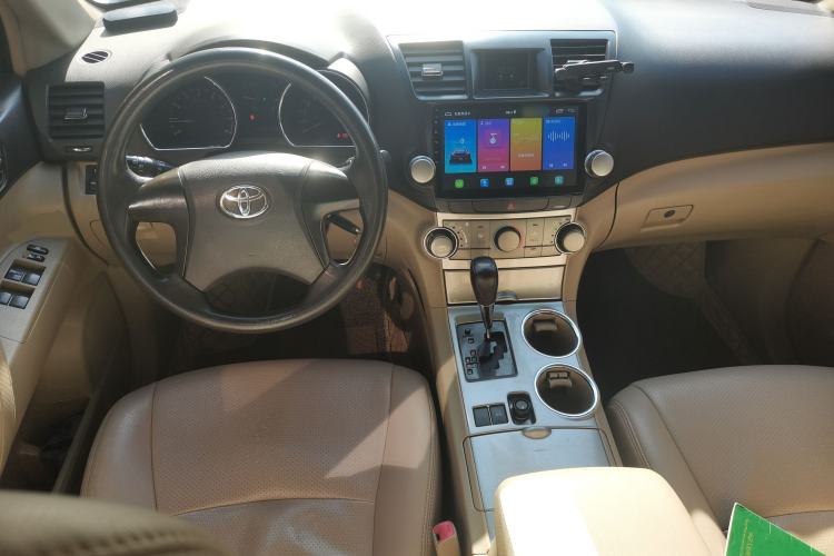 Used Toyota Highlander 2013 2.7L Two-Wheel Drive 5-Seater Purple Gold Edition
