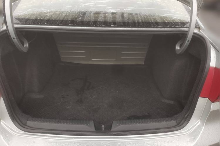 Used Volkswagen Santana 2015 1.6L Manual Fashion Edition