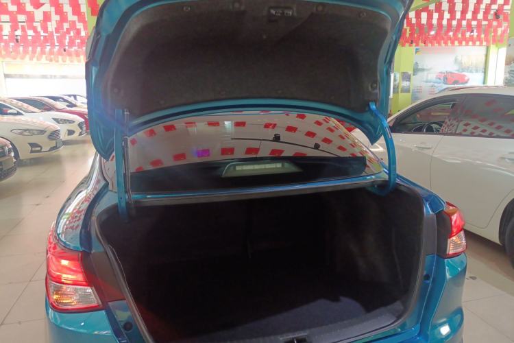 Used Nissan Lannia 2016 1.6L Manual Cool Edition Trunk