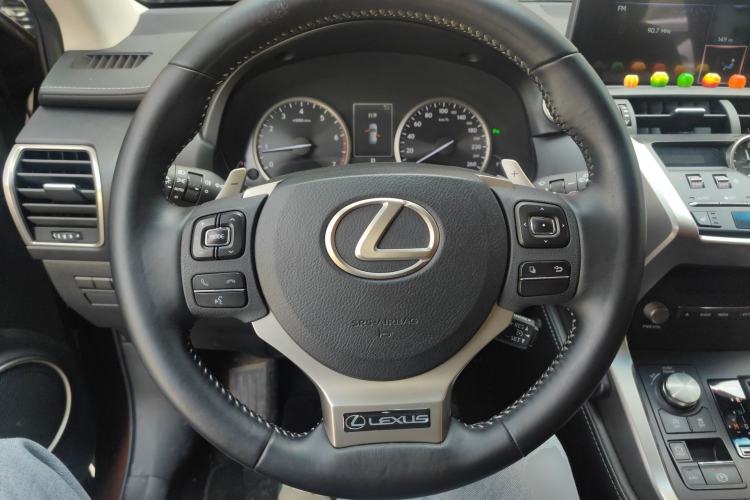 Used Lexus NX 2017 300 Front-Wheel-Drive Limited Edition Steering Wheel