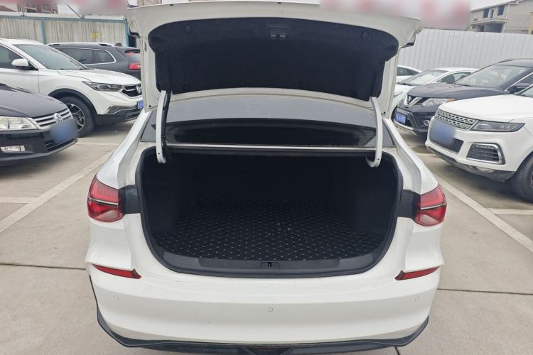 Used Chevrolet Monza 2020 Light Hybrid RS 330T Automatic Comfort Edition Trunk