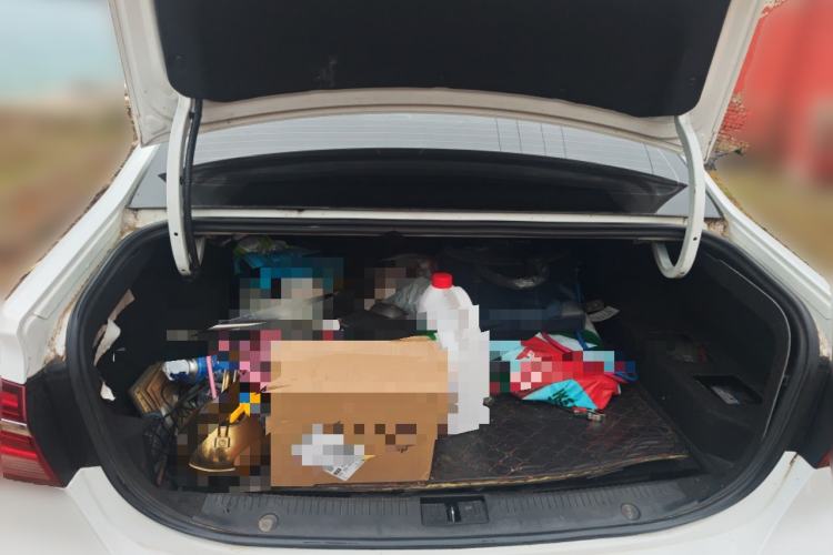 Used Roewe i6 New Energy 2017 45T Hybrid Connect & Smart Enjoyment Edition Trunk