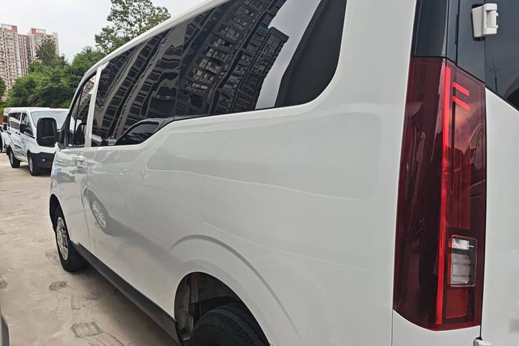 Used Iveco Fidato 2023 C30 Passenger Van 2.0T 93kW Manual Transmission Xingtu Edition Low Roof
