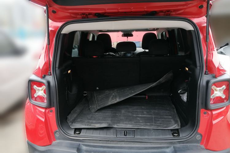 Used Jeep Renegade 2017 180TS Automatic Four-Wheel Drive Superior Edition
