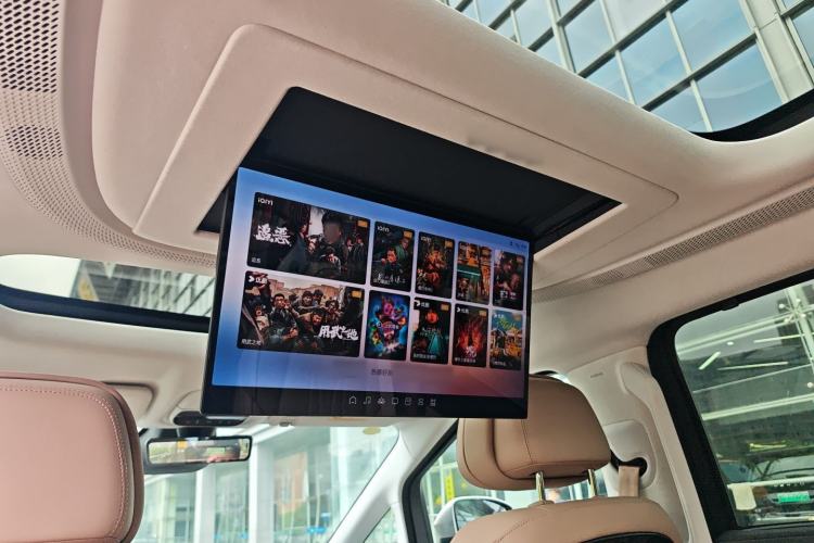 Used XPeng X9 2025 650 Long-Range Max Headliner