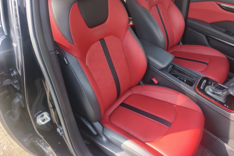 Used Dongfeng Aeolus Yixuan 2021 230T Automatic Dream-Chasing Rider Edition Right Front Seat