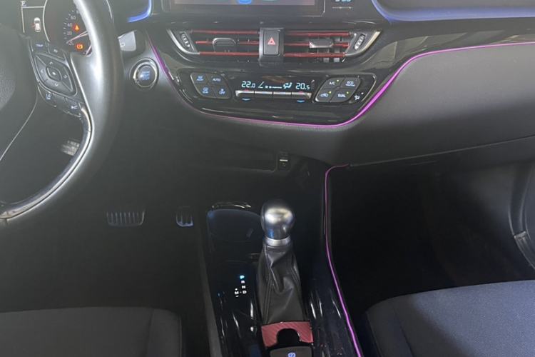 Used Toyota C-HR 2018 2.0L Luxury Sunroof Version China V Emission Standard